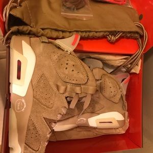 Air Jordan 6 Retro/ Travis Scott size 5 British khaki/Bright Crimson
